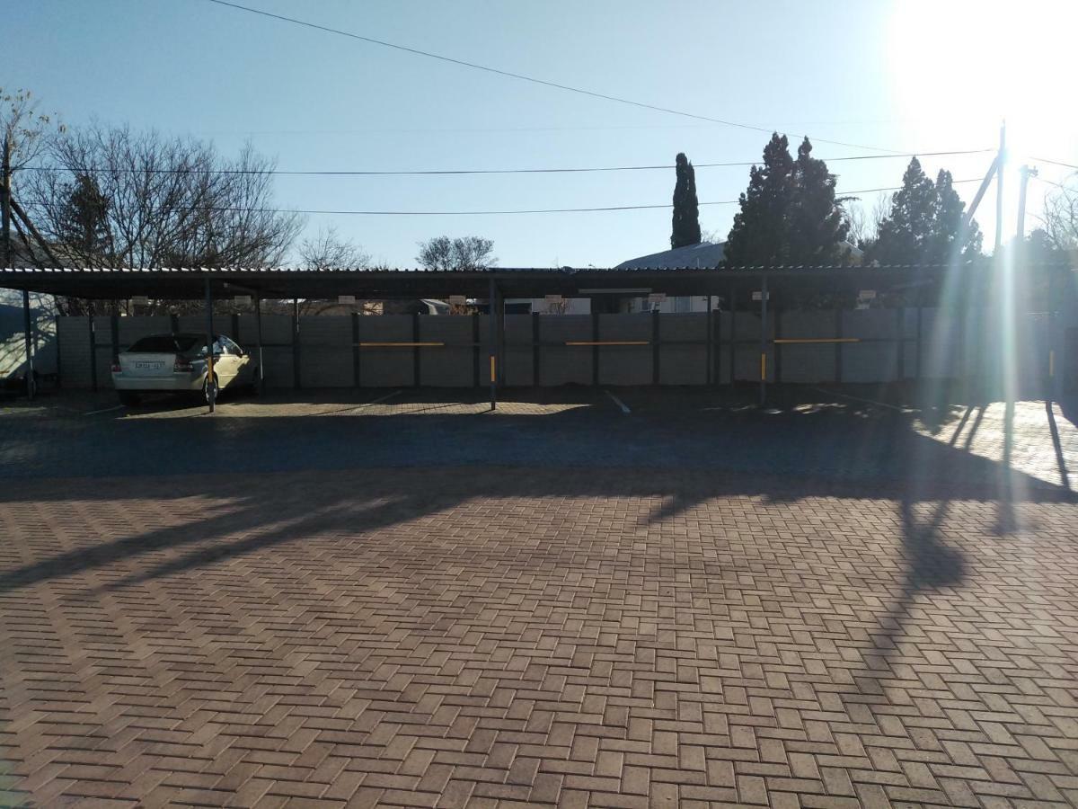 On Hill Lodge Bloemfontein Exterior photo